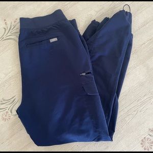 Scrunch bottom figs scrub pants